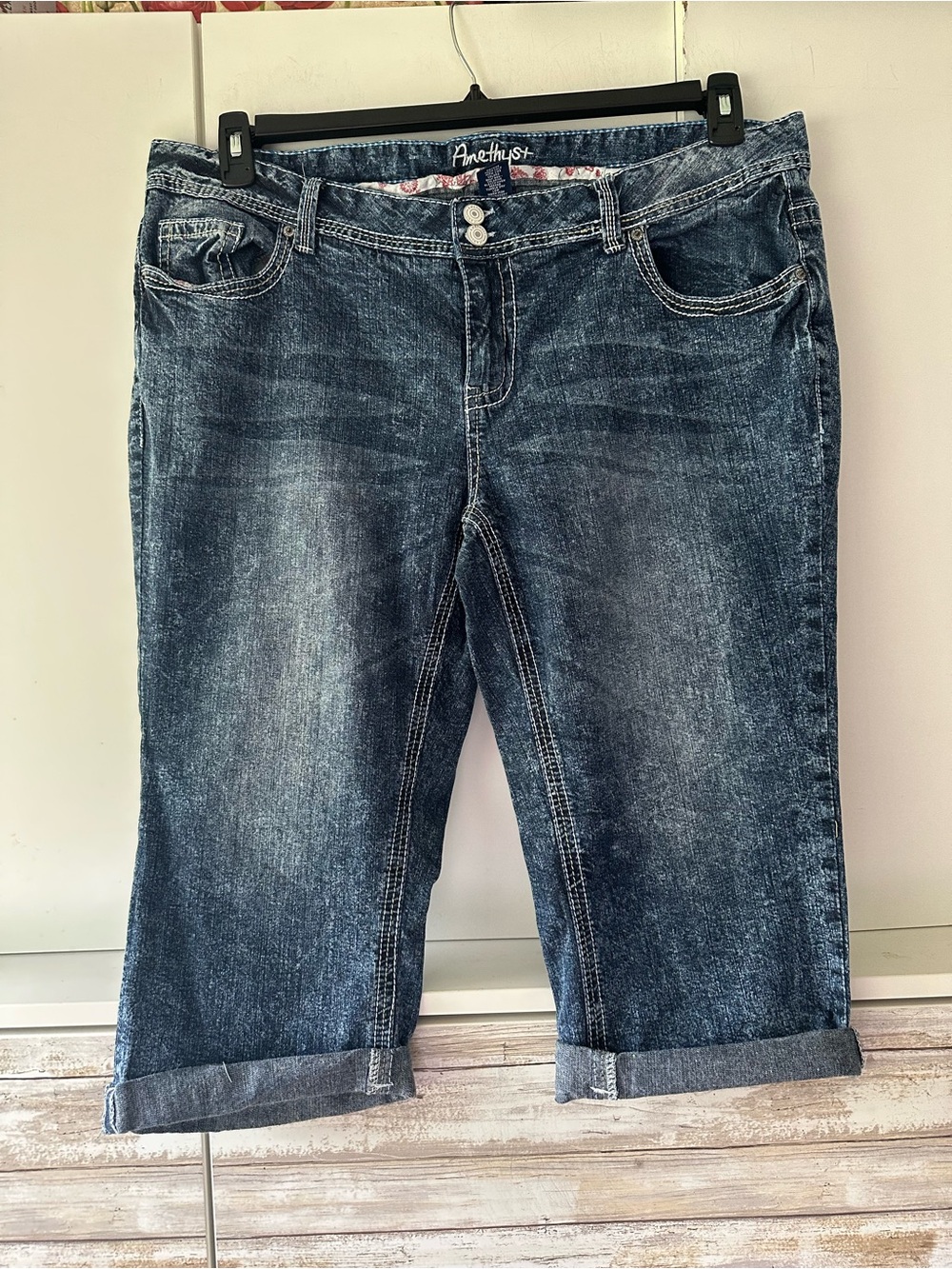 👖 Amethyst Denim Capri Women’s Size 20 Stretch Cuffed